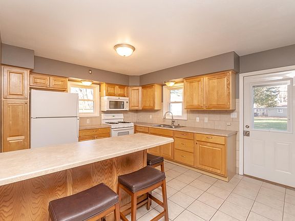 3rd image of 4222 Clearview Dr