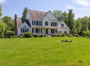 8 Lilac Way, Stratham, NH 03885