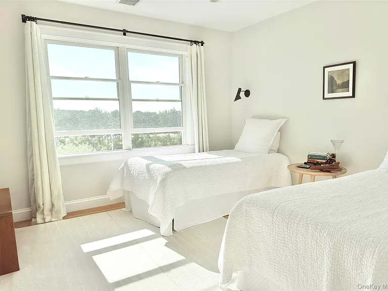 162 Dune Rd — Photo 12