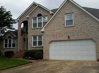 824 Cheshire Forest Dr, Chesapeake, VA 23322