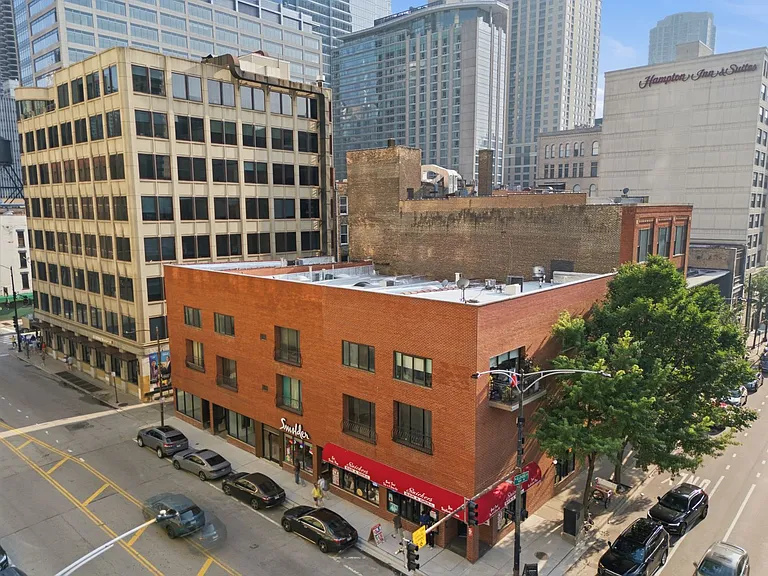 444 N State St #2G — Photo 21