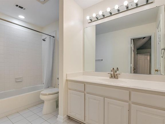 4th image of 3720 Southport Dr #3720