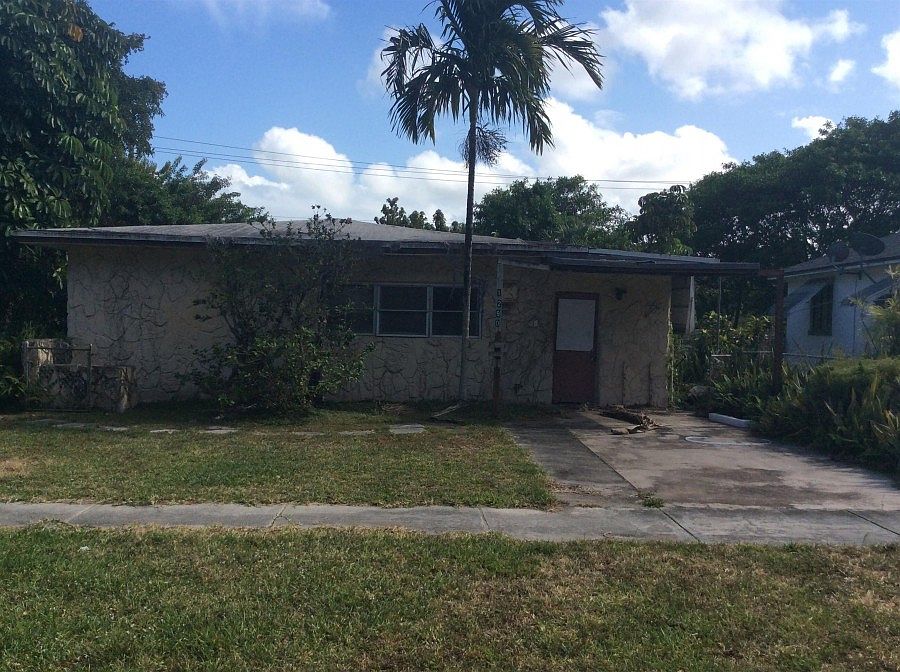 1st image of 1290 NE 131st St