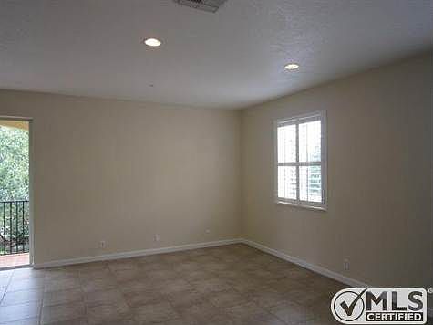 4th image of 2887 S Greenleaf Cir