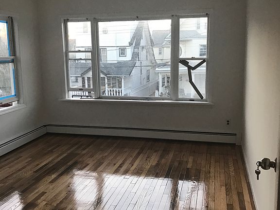 4th image of 8537 94th St #2FL