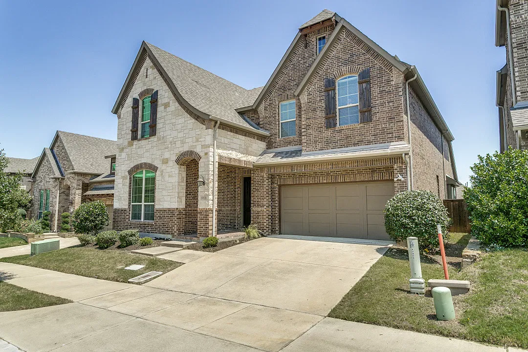 4 bed, 3447 sqft, $3,500 — Photo 1