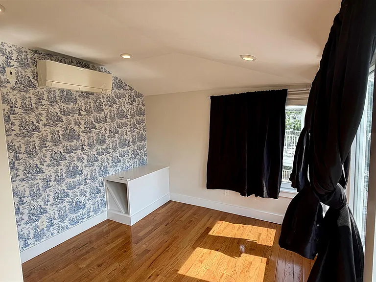 9 Ashland St #2 — Photo 17