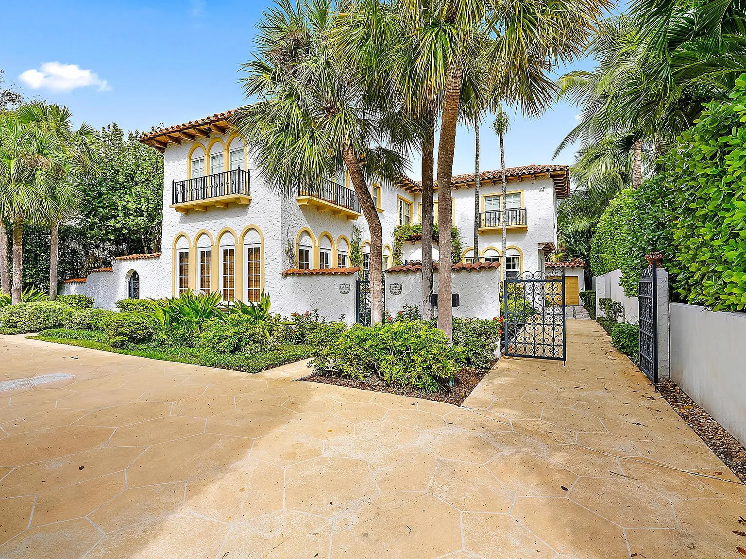4 bed, 4.5 bath, 3335 sqft, $65,000 — Photo 1
