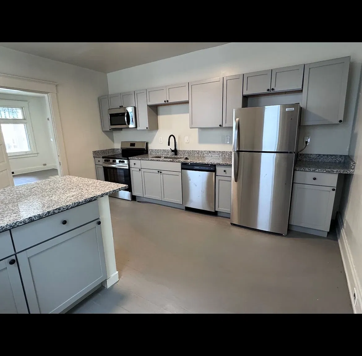 2324 W Clifton Ave — Photo 4