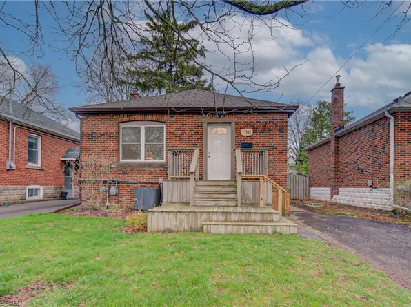 166 Bond St N, Hamilton, ON L8S 3W6