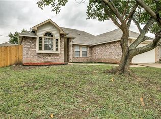 6607 Pecanwood Dr, Arlington, TX 76001