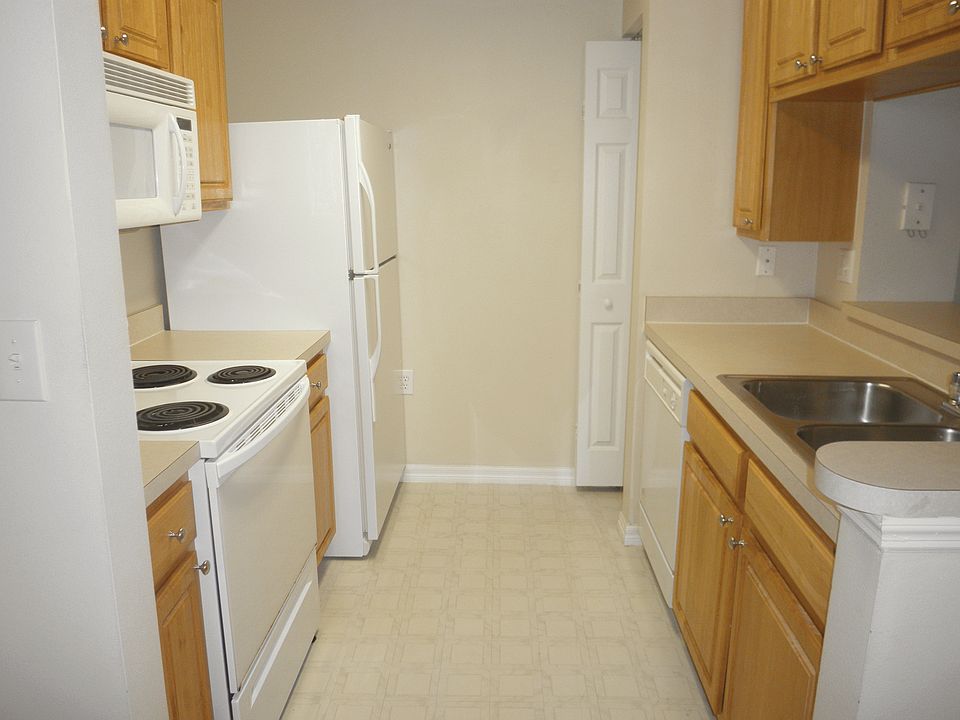 2nd image of 5551 Bentgrass Dr Unit 111