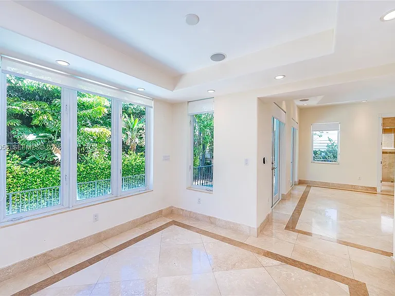 541 S Mashta Dr — Photo 13
