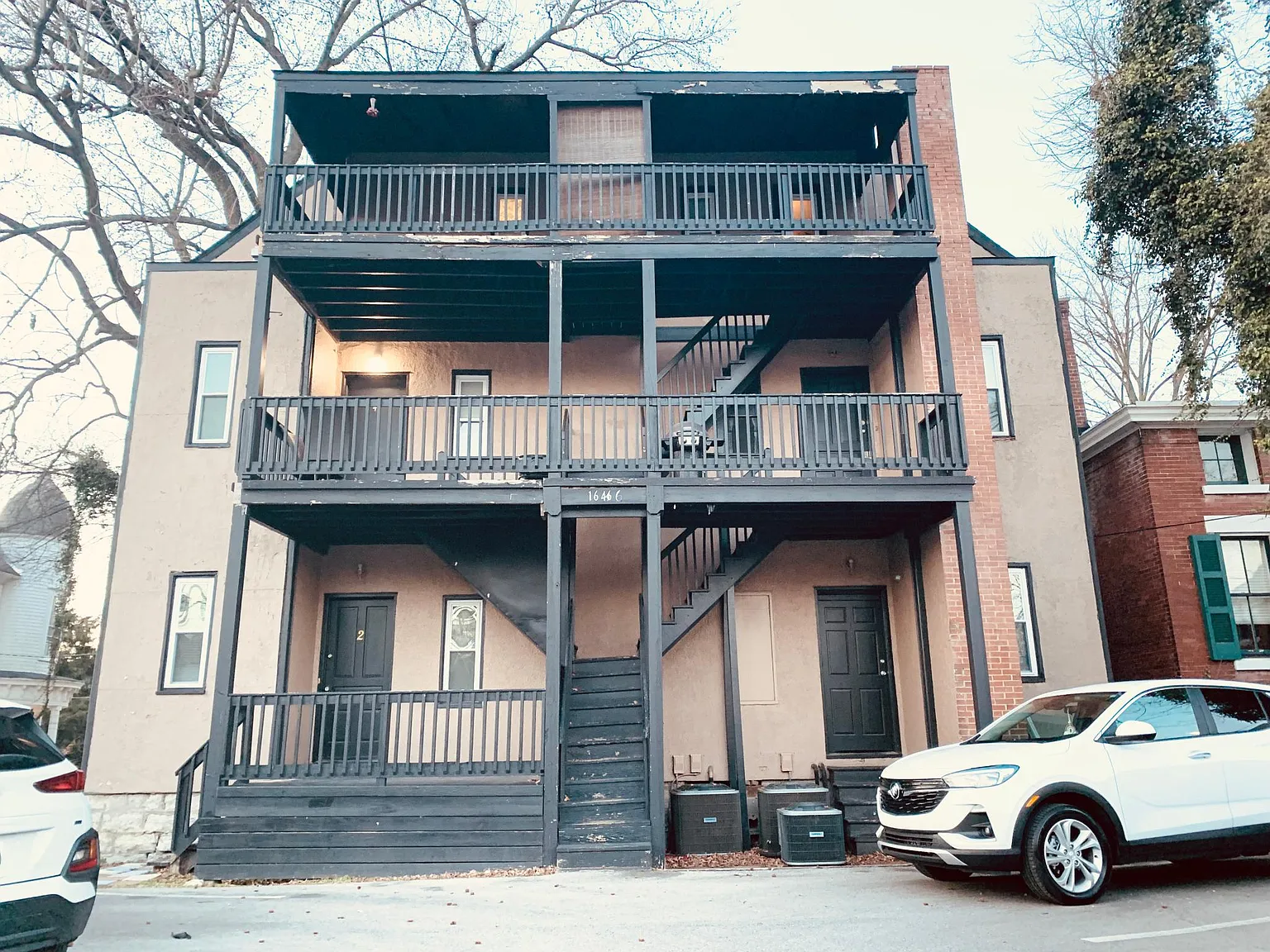 1646 Beechwood Ave — Photo 4