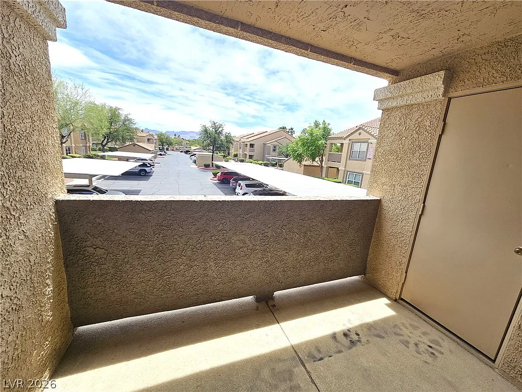 3 bed, 2.0 bath, 1167 sqft, $1,295 — Photo 4