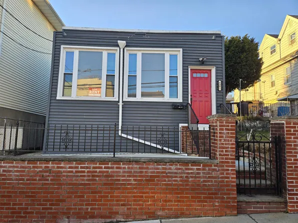 6901 Bergenwood Avenue image 1 of 22