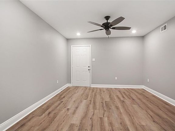 4th image of 1132 Carondelet St APT 206