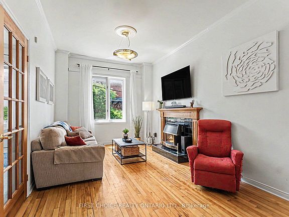 3rd image of 267 Booth St