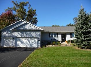 550 Timber Dr, Waupaca, WI 54981