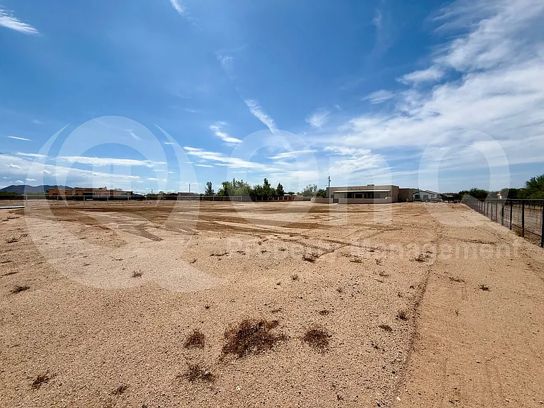934 E Carlise Rd — Photo 23