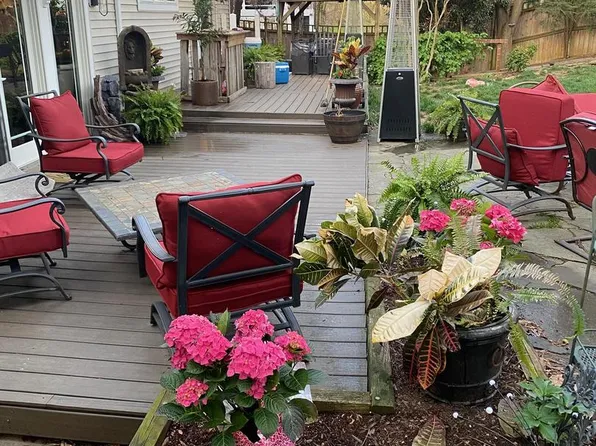 6247 Gentle Ln, Alexandria, VA 22310