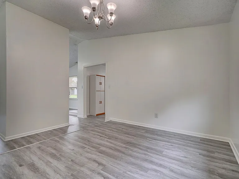 1801 Colleen Ct — Photo 12