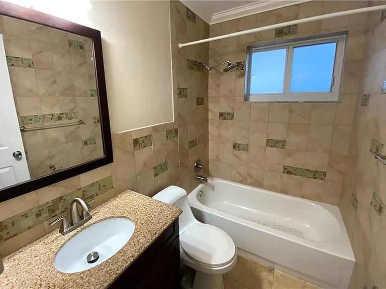 600 NE 7th Ave #14 — Photo 7