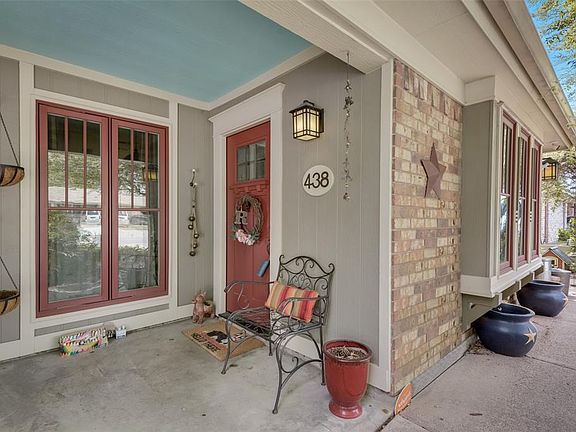 5th image of 438 NW 23rd St