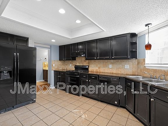 5th image of 1024 Wiltshire Way
