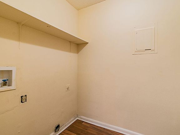 2nd image of 220 E University Blvd #Rhdnnmbjf