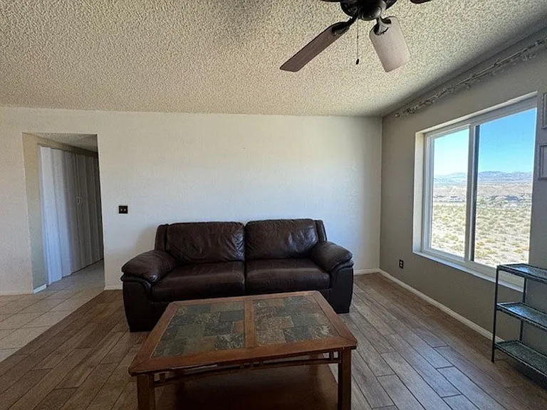 2022 Merrill Ln #10G — Photo 9