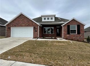 1545 N Dawes St, Fayetteville, AR 72704