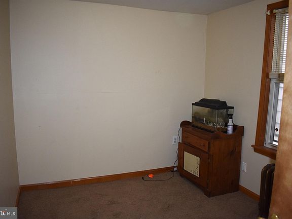 4th image of 322 S 2nd St