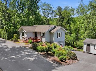 129 Hollyview Cir, Franklin, NC 28734