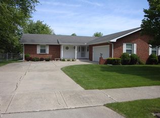 1110 Sioux Dr, Crown Point, IN 46307
