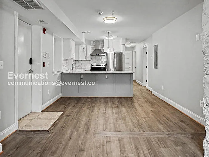 2438 Callow Ave — Photo 6