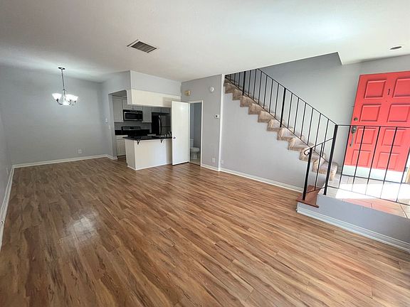 2nd image of 4726 Orion Ave APT 1