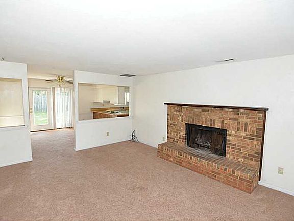 4th image of 5492 Vail Ct