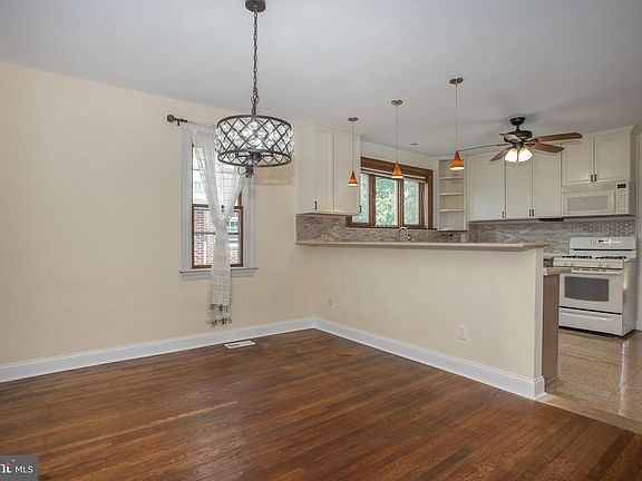 3rd image of 13 Beverly Pl