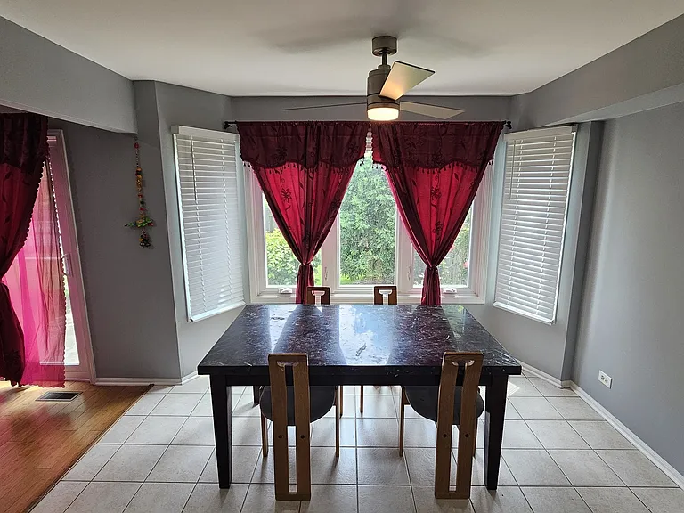 121 Hampton Ave — Photo 10