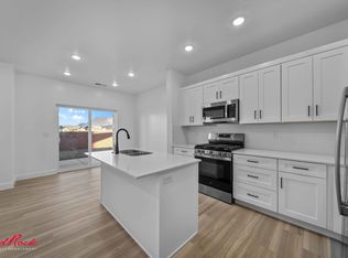 1037 E Malibu Ln, Washington, UT 84780