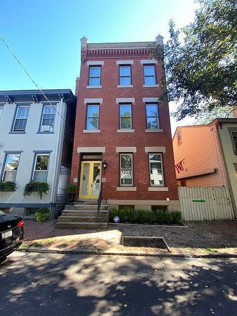 Welcome to 1242 Resaca Place in the historic Mexican War Streets