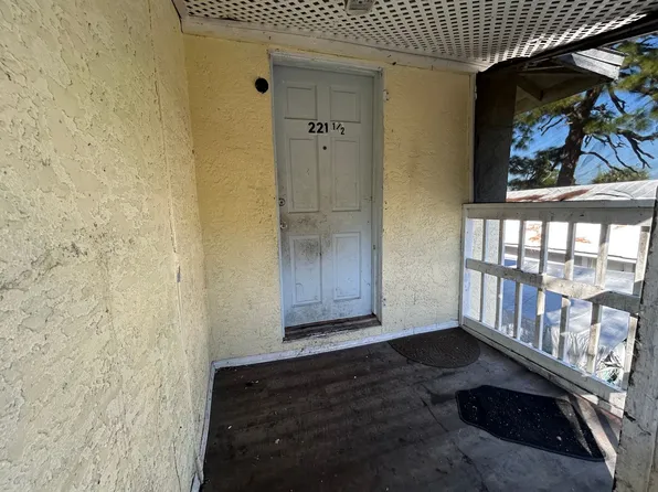 221 10th Ave W, Bradenton, FL 34205