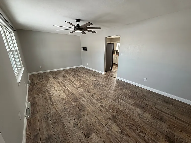602 Maple Ct — Photo 4