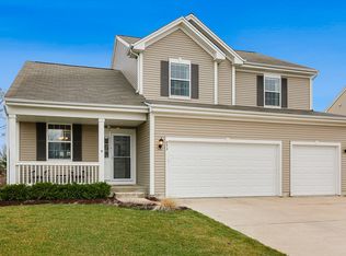 853 Singing Hills Dr, Volo, IL 60073