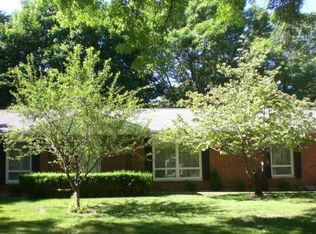 2906 Windy Hill Rd, Quincy, IL 62305