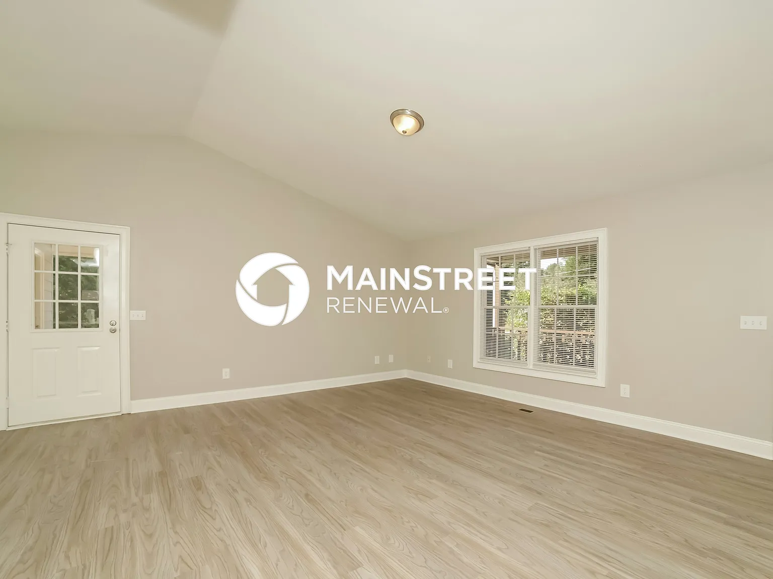 410 Barton Ln — Photo 3