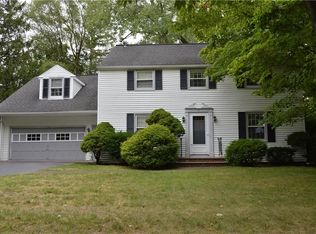 70 Aberthaw Rd, Rochester, NY 14610