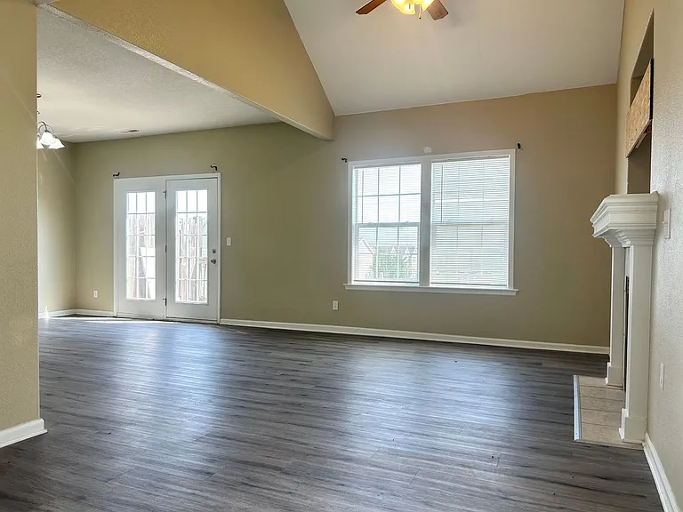 2705 Kathie Dr — Photo 3