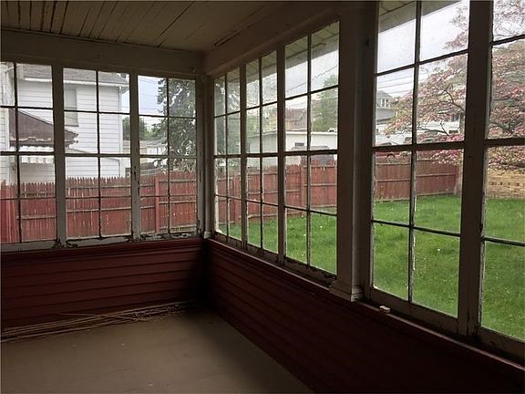 3rd image of 604 Oakland Ave